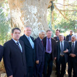 Председатель ИППО С.В.Степашин с делегацией у смоковницы Закхея. © Иерусалимское отделение ИППО