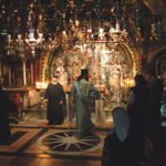 Ночная литургия у Гроба Господня. На Голгофе. © Православный паломнический центр «Россия в красках» в Иерусалиме