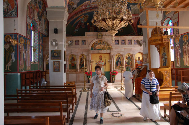 В центральном храме монастыря пророка Елисея. © Православный паломнический центр «Россия в красках» в Иерусалиме