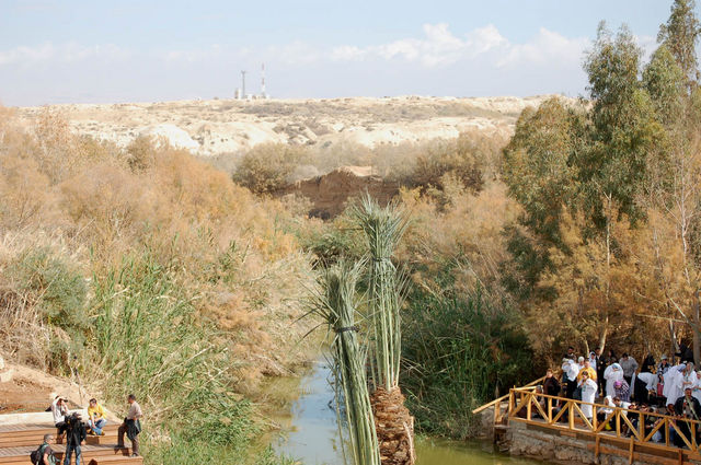 Святая река Иордан на месте Крещения Господня. © Православный паломнический центр «Россия в красках» в Иерусалиме