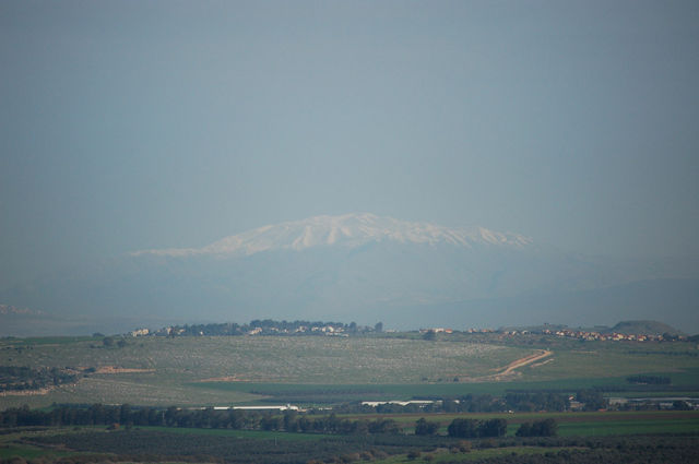 Вид на заснеженную вершину горы Ермон. © Православный паломнический центр «Россия в красках» в Иерусалиме