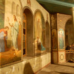 Историческое помещение народной трапезной Сергиевского подворья ИППО уже очищенное от пыли и с проведенным временным освещением.