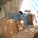 На подворье привезены полки и конструкции для хранения архива. © Иерусалимское отделение ИППО